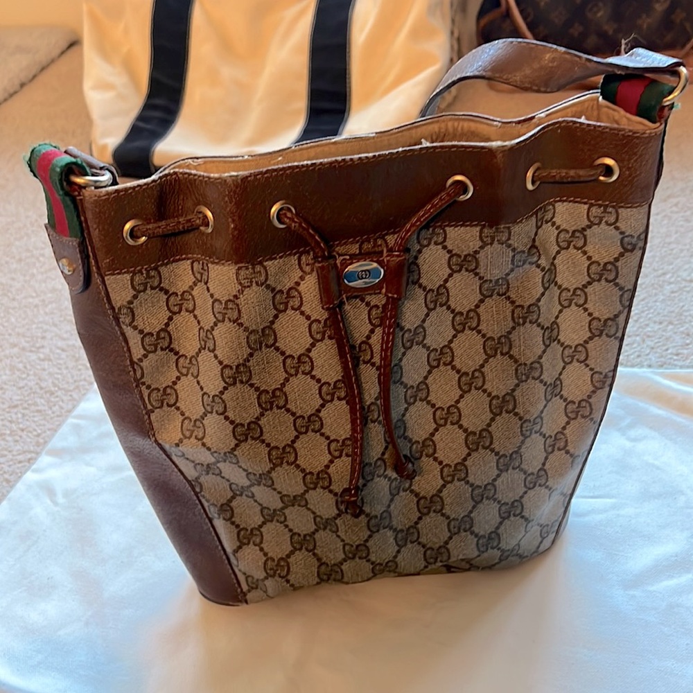 Vintage Gucci bucket shoulder bag